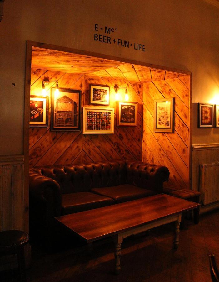 סלפורד Black Lion Hotel Manchester מראה חיצוני תמונה