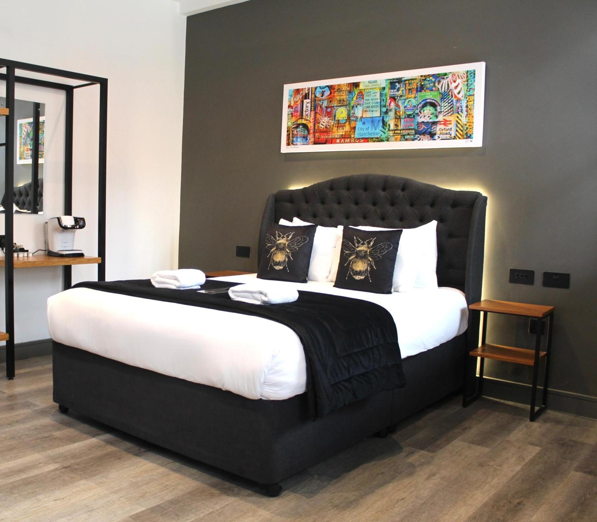 סלפורד Black Lion Hotel Manchester מראה חיצוני תמונה