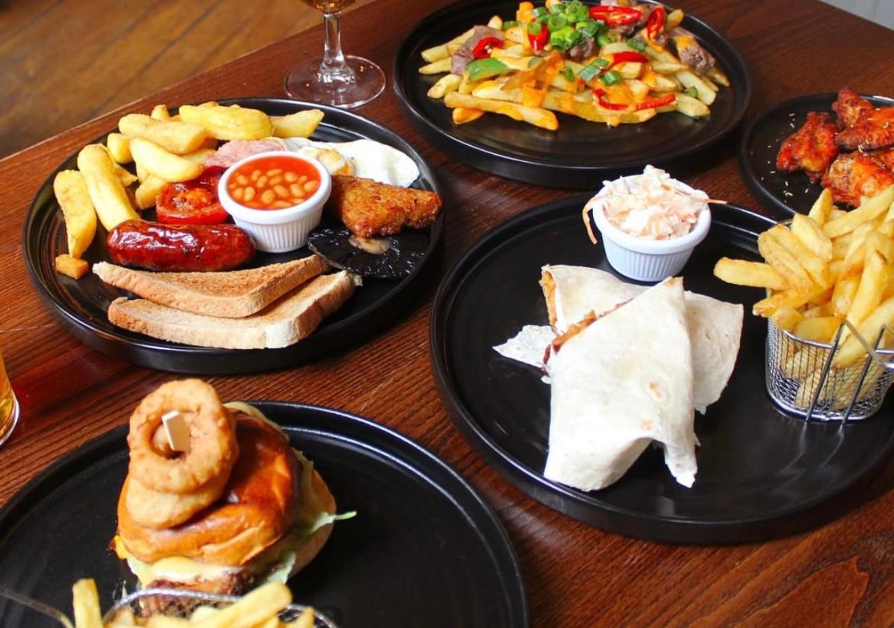 סלפורד Black Lion Hotel Manchester מראה חיצוני תמונה